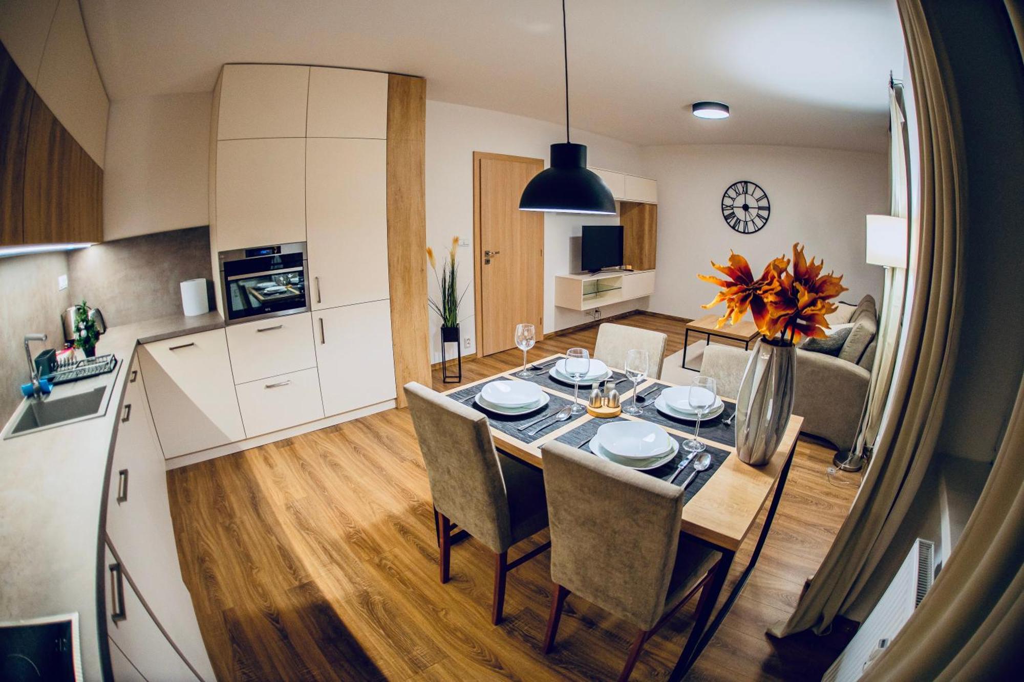 Old Town City Center Apartment 1 - Private Parking Included Kosice Luaran gambar