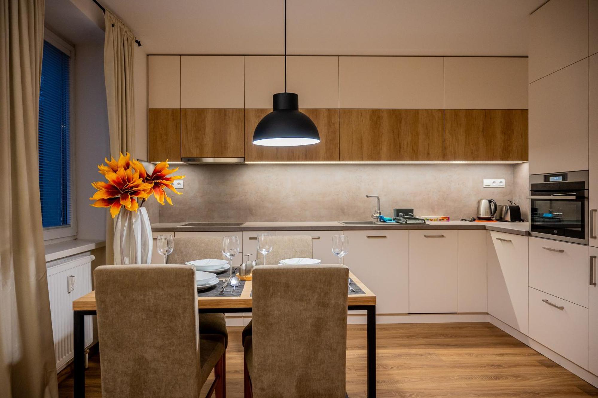 Old Town City Center Apartment 1 - Private Parking Included Kosice Luaran gambar